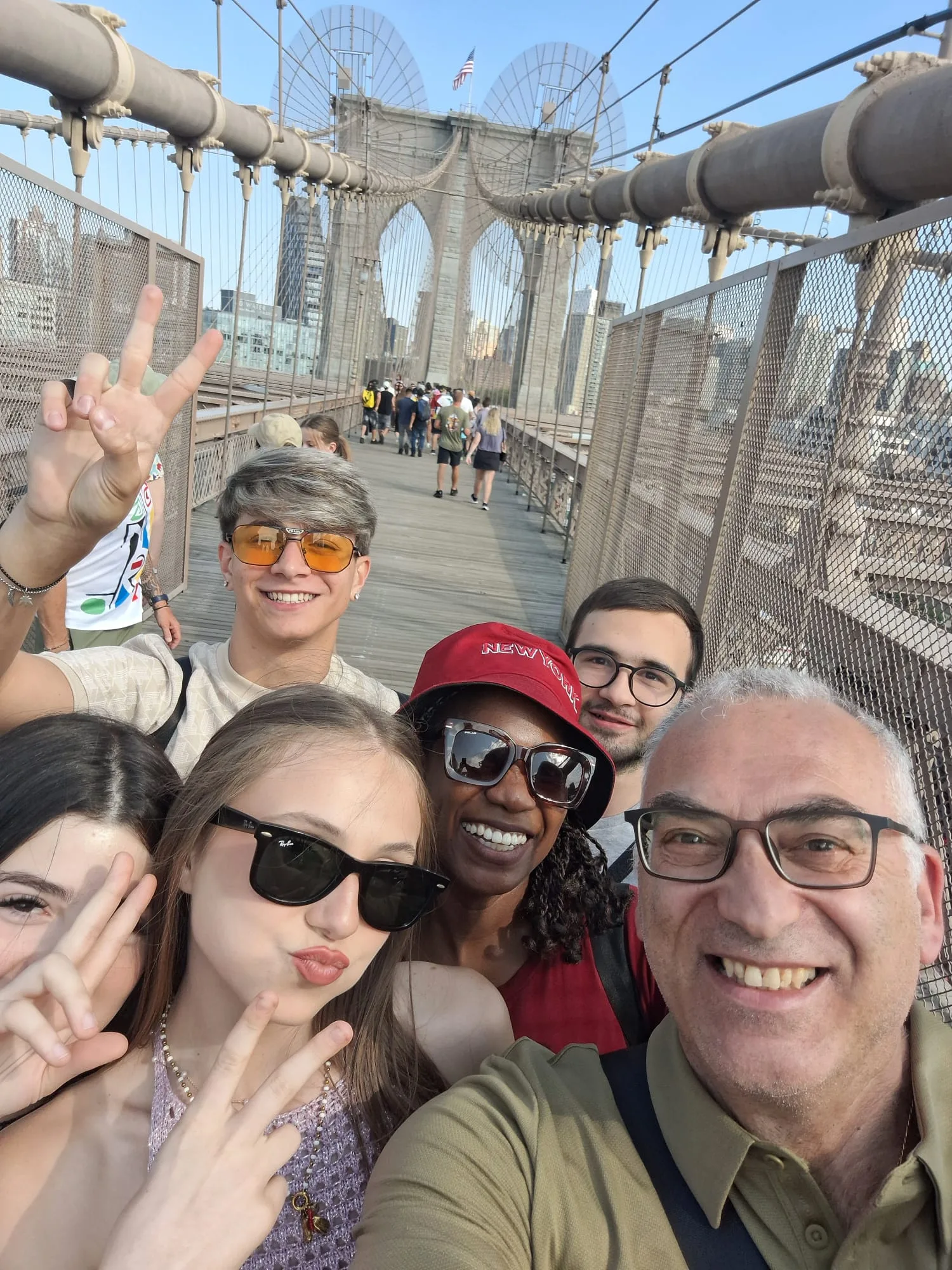 Selfie al tramonto sul ponte di Brooklyn